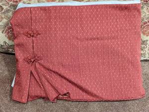 lot 175B image: King Bed Linens