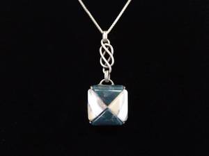 .925 Sterling Silver Agate Pendant Necklace