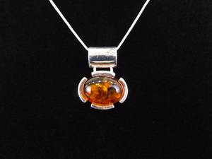.925 Sterling Silver Amber Cabochon Pendant Necklace