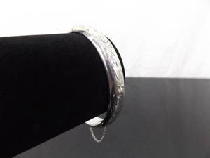 .925 Sterling Silver Etched Hinged Bangle Bracelet