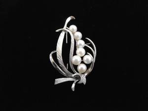 .925 Sterling Silver Genuine Pearl Leaf Brooch
