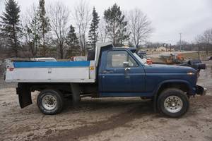 1983 Ford F-350 Diesel Dump Truck Plow Truck