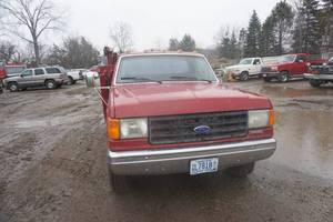 1988 Ford F-350 Utility Truck With IMT 814 Mounted Crane