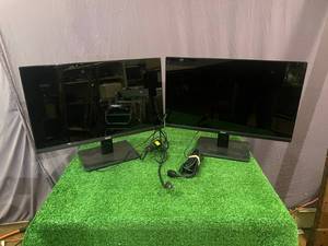 lot 2 image: Pair of Acer LCD Monitors