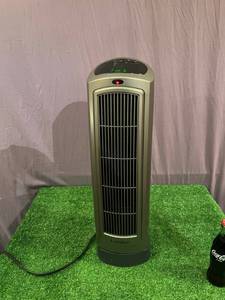 lot 9 image: Lasko Tower Heater