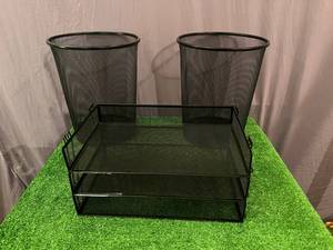 lot 10 image: Trash Cans & Desk Organizer