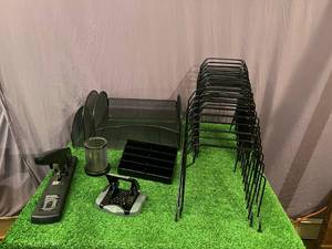 lot 11 image: Office Supplies