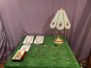 lot 14 image: Lamp & Lamp Parts