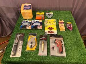 lot 20 image: Tools & Sanding Supplies