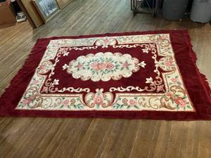 lot 23 image: Rug 77 x 120