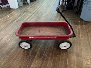 lot 50 image: Radio Flyer Wagon