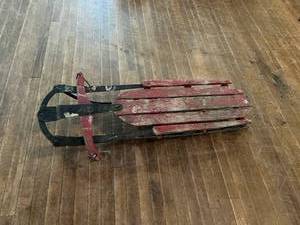 lot 65 image: Vintage Snow Sled
