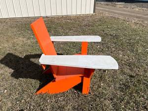 lot 77 image: Large Wood Chair