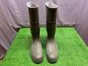 lot 107 image: New Size 11 Boots