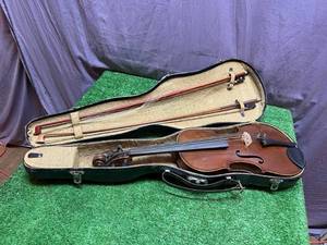 lot 111 image: Vintage Violin