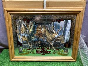 lot 135 image: Old Milwaukee The Whitetail Deer Wildlife Series 1