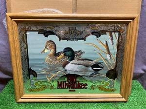 lot 141 image: Old Milwaukee The Duck Wildlife Series 7