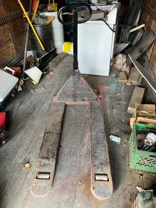 lot 161 image: Pallet Jack