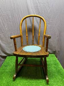 lot 163 image: Vintage Childrens Rocking Chair