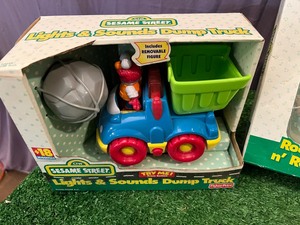 lot 237 image: Sesame Street ToysGames