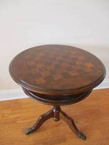 Round Game Table