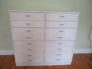 White Dresser. 8 Drawer.
