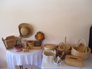 Lot of 18 Wicker Baskets. Home Decor