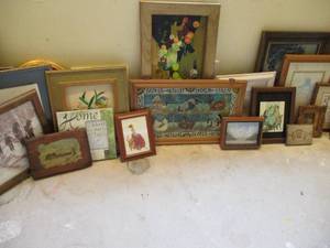 Lot of Various Pictures Wall Art