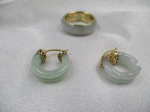 Lot of Jewelry 14kt Gold Jade Ring &amp Earring Set