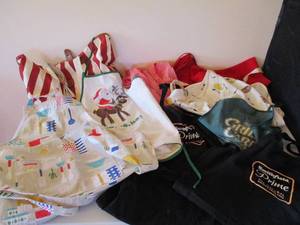 Lot of Aprons Baking-Cooking-Grilling with canvas bag.