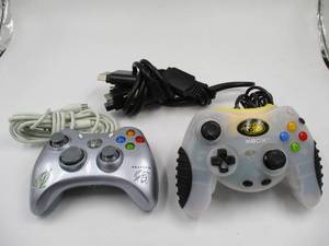 Lot of 2 Xbox Controller. Not tested.