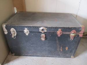 Antique Steamer Trunk. Farmhouse, Farm Style Decor.
