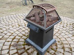 Outdoor Fire Pit. Brand is New Braunfels.