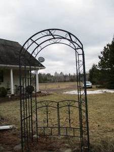 Metal Trellis with gate