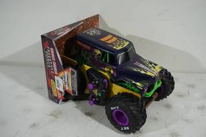 NEW Monster Jam Freestyle Force Grave Digger Remote Control Truck