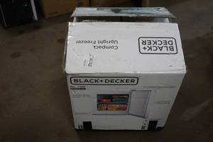 NEW Black and Decker 1.2 Cu Ft Compact Upright Freezer
