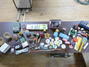 lot 19 image: Vintage Toy Lot