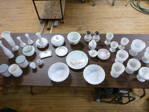 lot 21 image: White Glass