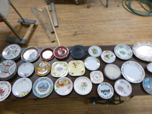 lot 25 image: Collectible Plates