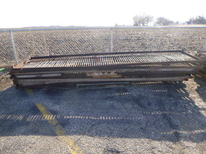 lot 2 image: Pallet of Carp Gates