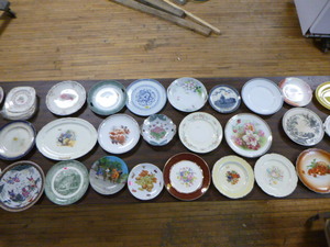 lot 33 image: Collectible Plates