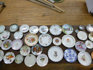 lot 34 image: Collectible Plates
