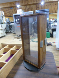 lot 39 image: Various Wood Display Items