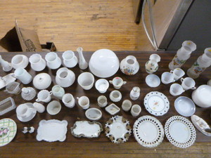 lot 50 image: WhiteMilk Glass Collection