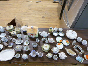 lot 52 image: Glassware Items