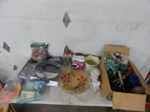 Bird Feeders, Gardening Equipment & Yard Decor Items
