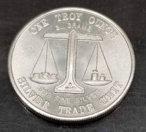 1 TROY OZ .999 FINE SILVER EAGLE WITH FLAG TRADE UNIT