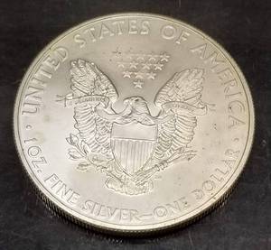 2008 AMEIRCAN SILVER EAGLE 1 TROY OZ .999 FINE SILVER DOLLAR