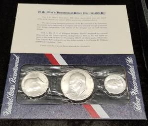 1976 US 3 COIN SILVER BICENTENNIAL SET IN ORIGINAL PACKAGING