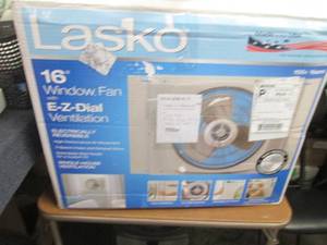 Lasko 16 Window Fan with E-Z Dial ...